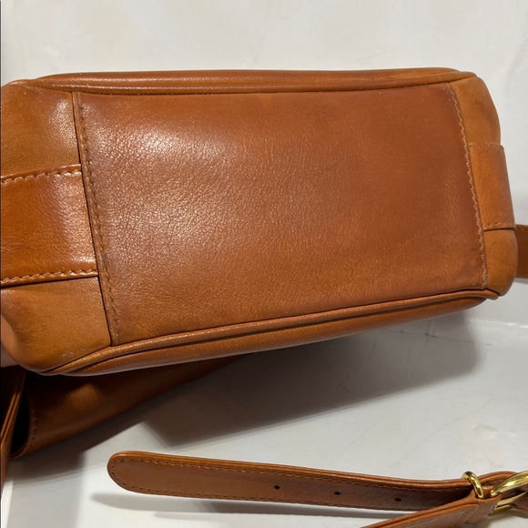 Gucci Tan Leather Shoulder Bag - Picture 10 of 12